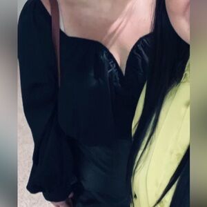 Black Women's Long-Sleeve Scoop Neck Top